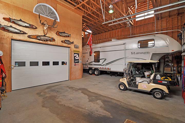 024-Building Interior - Internal Garage Closed