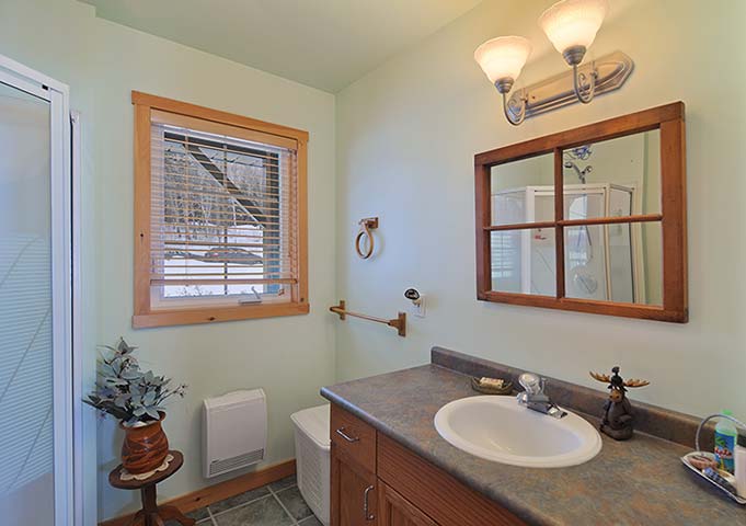 036-Cottage Washroom
